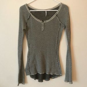 Long sleeve scoop neck shirt (olive green)